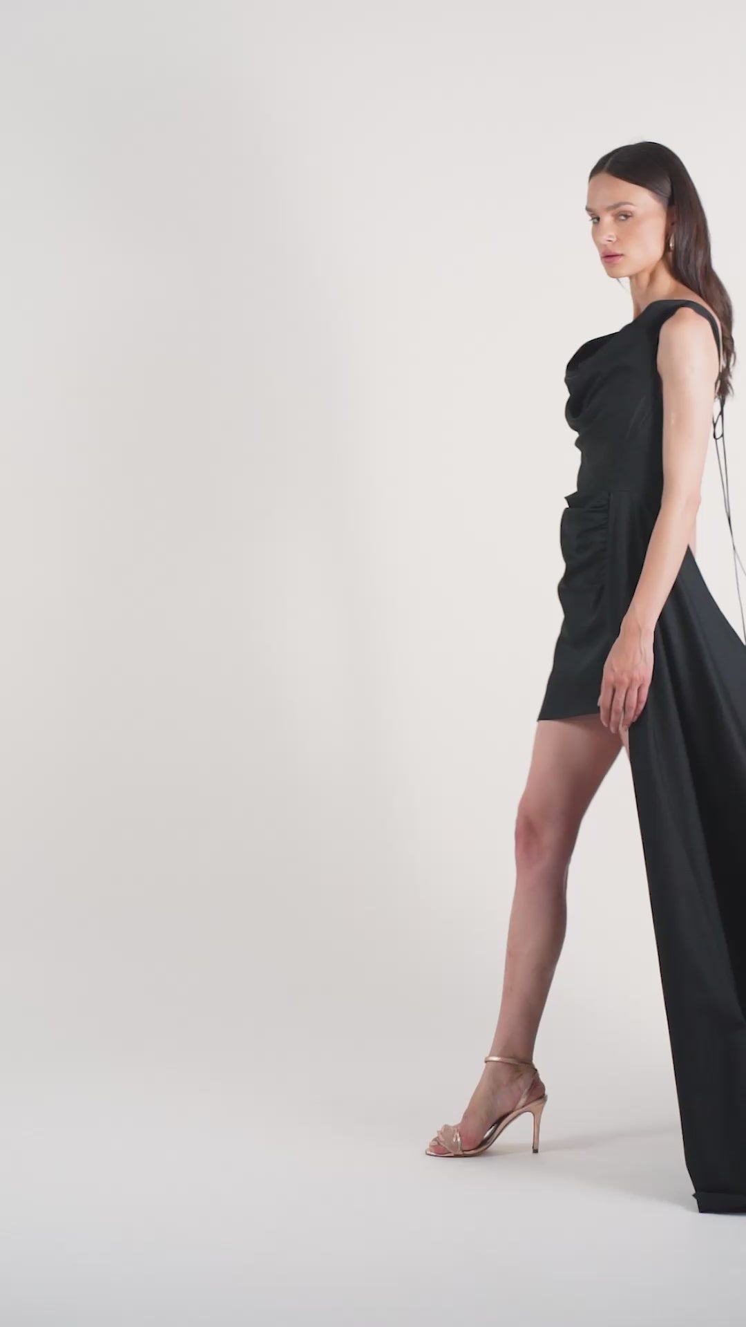 The Asymmetric Gown– Black Edition – awearers