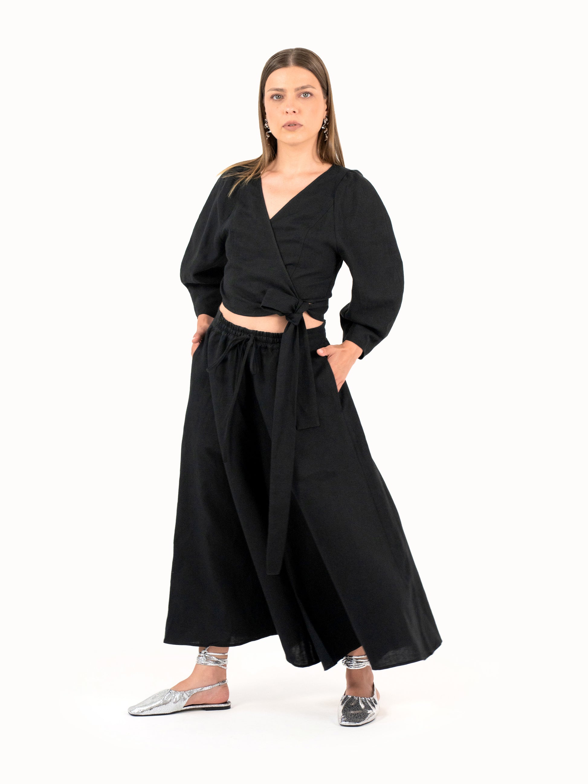 The Cropped Wide-Leg Trousers - Black Petite