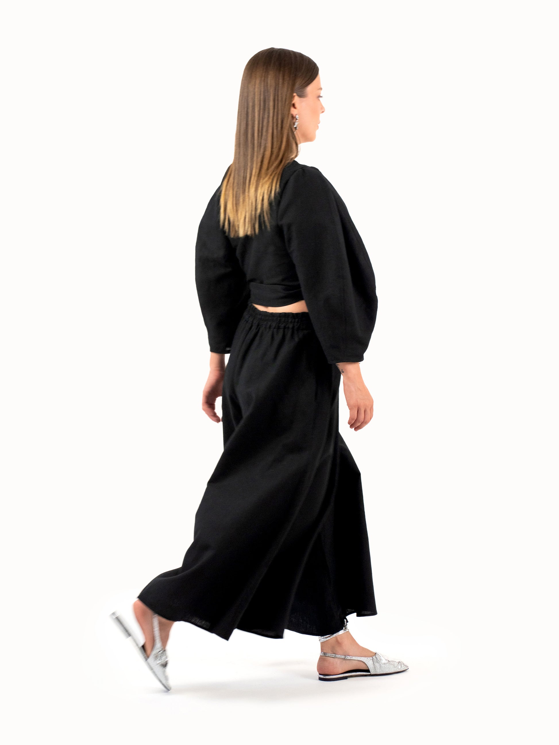 The Banana Sleeve Wrap Top - Black Petite