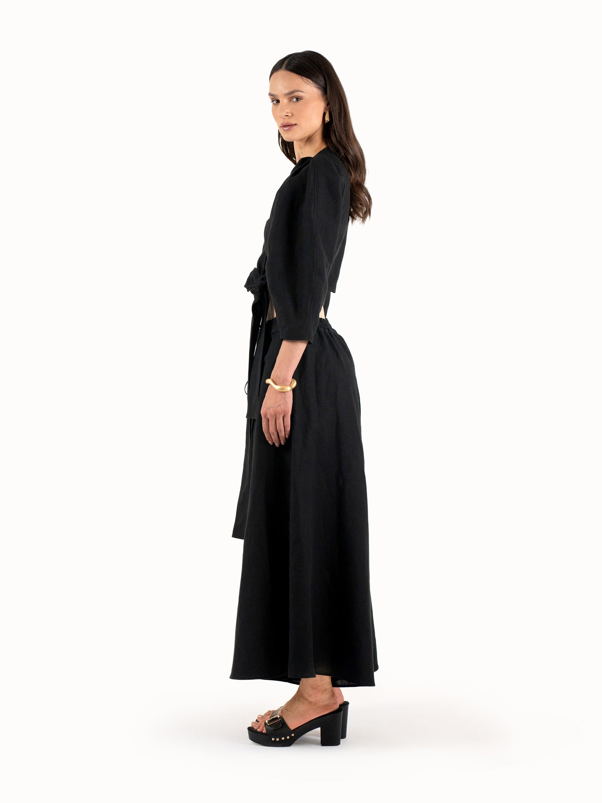The Cropped Wide-Leg Trousers - Black