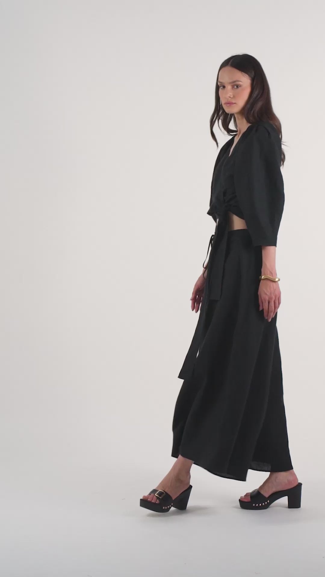 The Banana Sleeve Wrap Top - Black